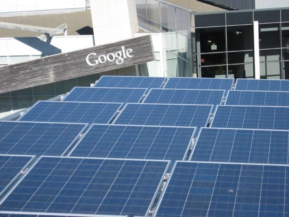 Solceller: Google har solcellepaneler på taket som dekker 30 prosent av bygningens energibehov.