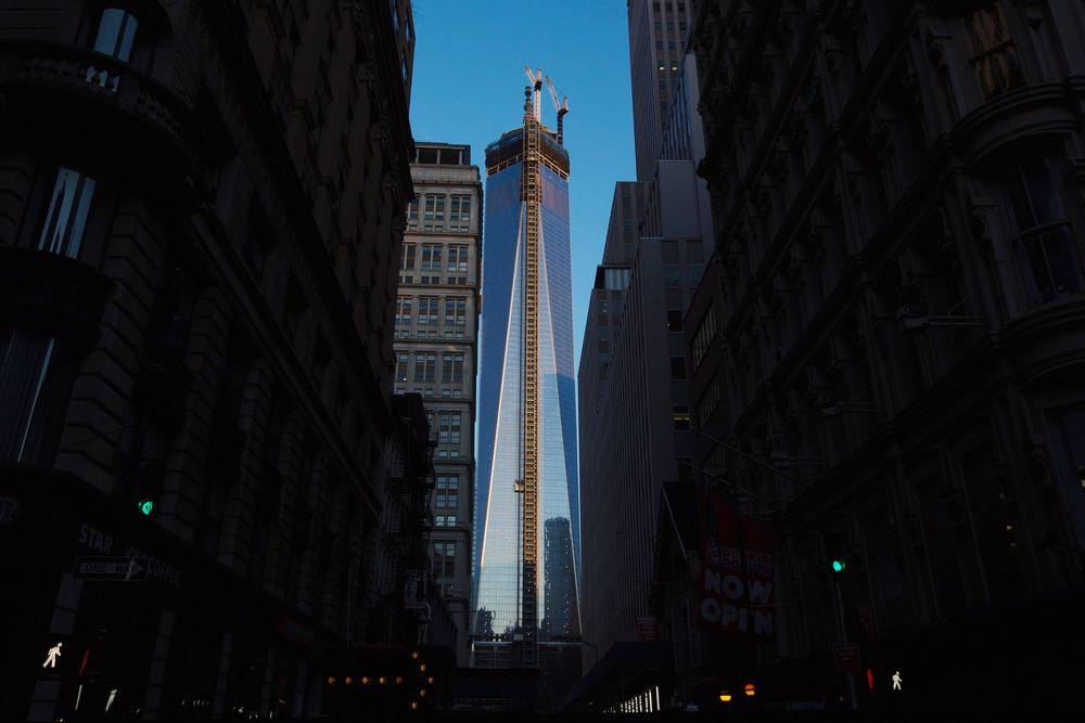 Lyset treffer World Trade Center onsdag morgen.