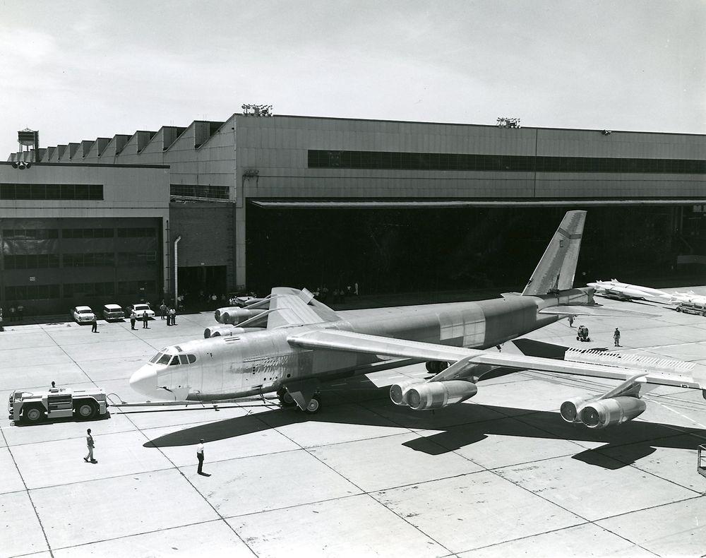 For 50 år siden ble den siste B-52 bygget. Her er 61-040 ved Boeing-fabrikken i Wichita som bygde alle H-modellene. 