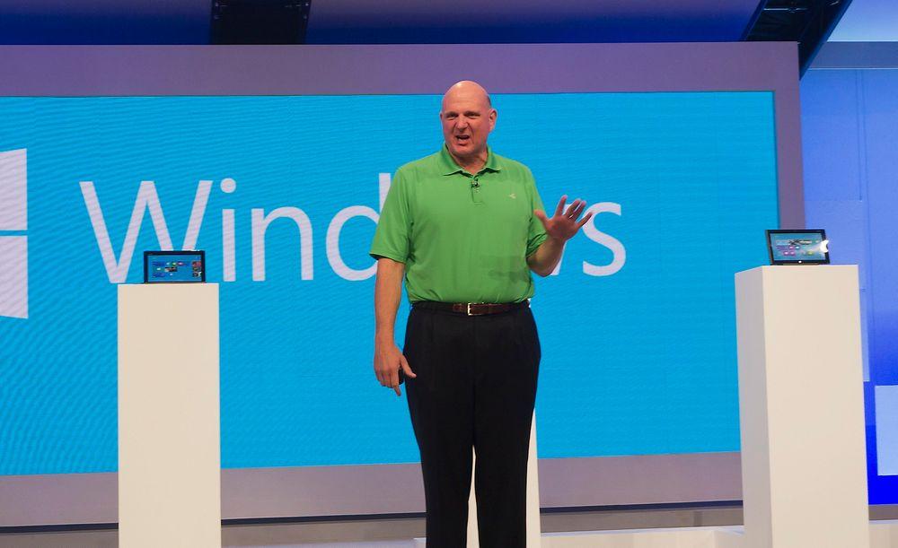 "I have never been more excited": Det sa Microsoftsjefen på den store utviklerkonferansen i Seattles regntunge forstad Redmond. Han introduserte Windows 8 og Windows Phone 8, og ikke minst selskapets nye iPad-utfordrer Surface, til 2500 ivrige utviklere. 