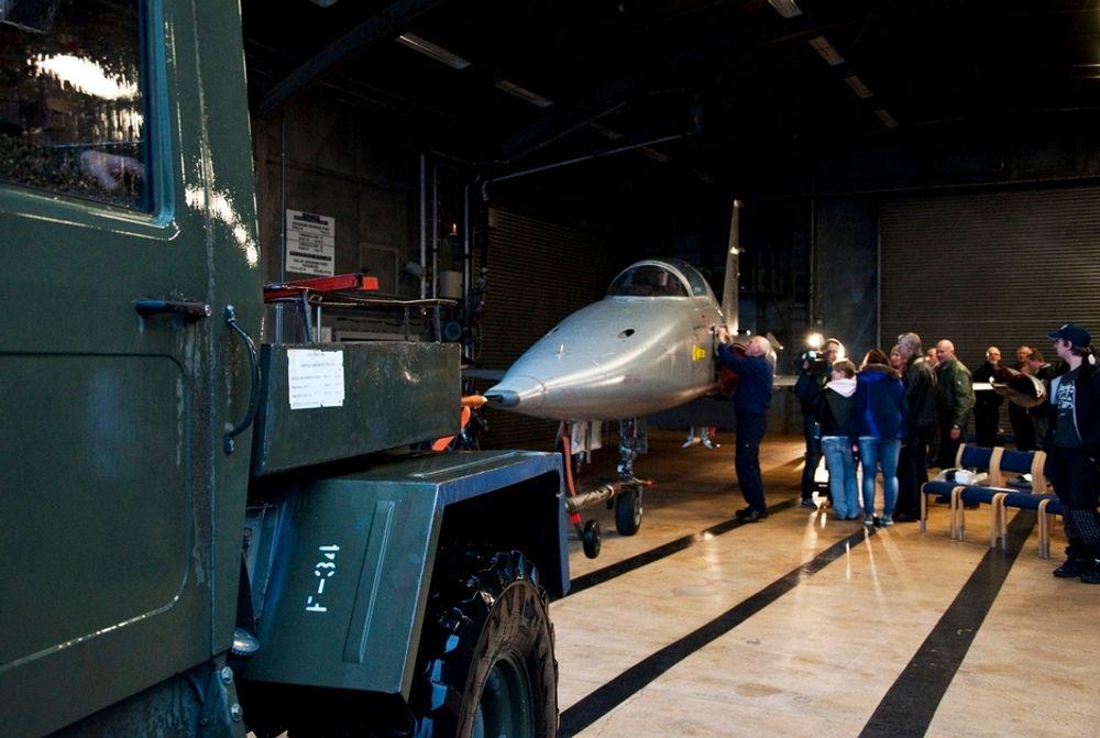 Dette F-5A-kampflyet ble donert til flyfaglinja på Skedsmo vgs onsdag.