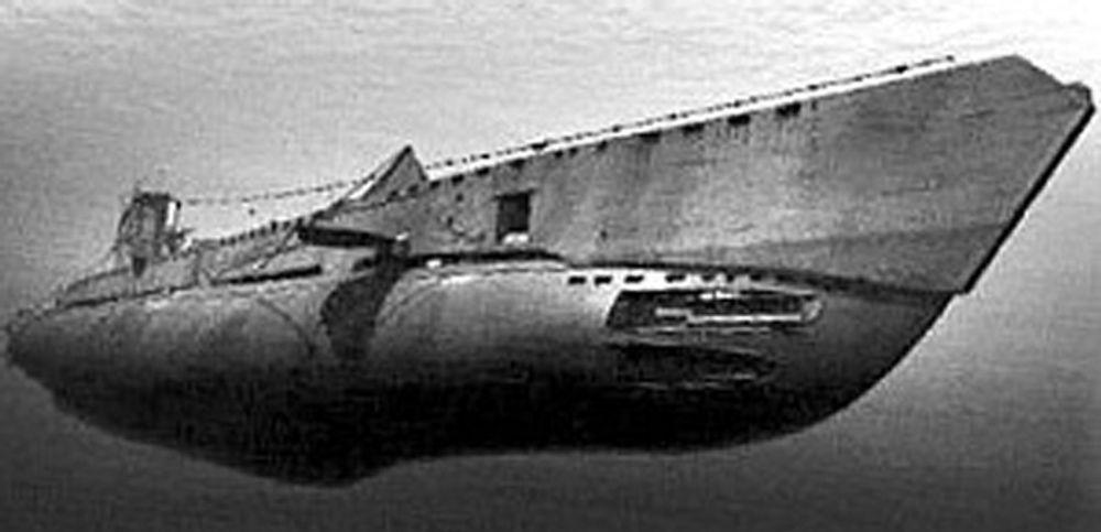 Vraket av den tyske ubåten U-864 ligger på havbunnen utenfor Fedje. Kystverket og  DNV mener prisen på heving vil bli ca, 1,1 milliarder kroner. KS2-rapporten frykter 2,2 milliarder.