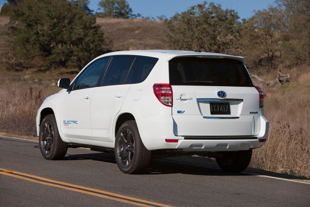 Den elektriske versjonen av Toyota RAV4 ble vist fram i LA denne uka. Den skal på markedet i 2012.