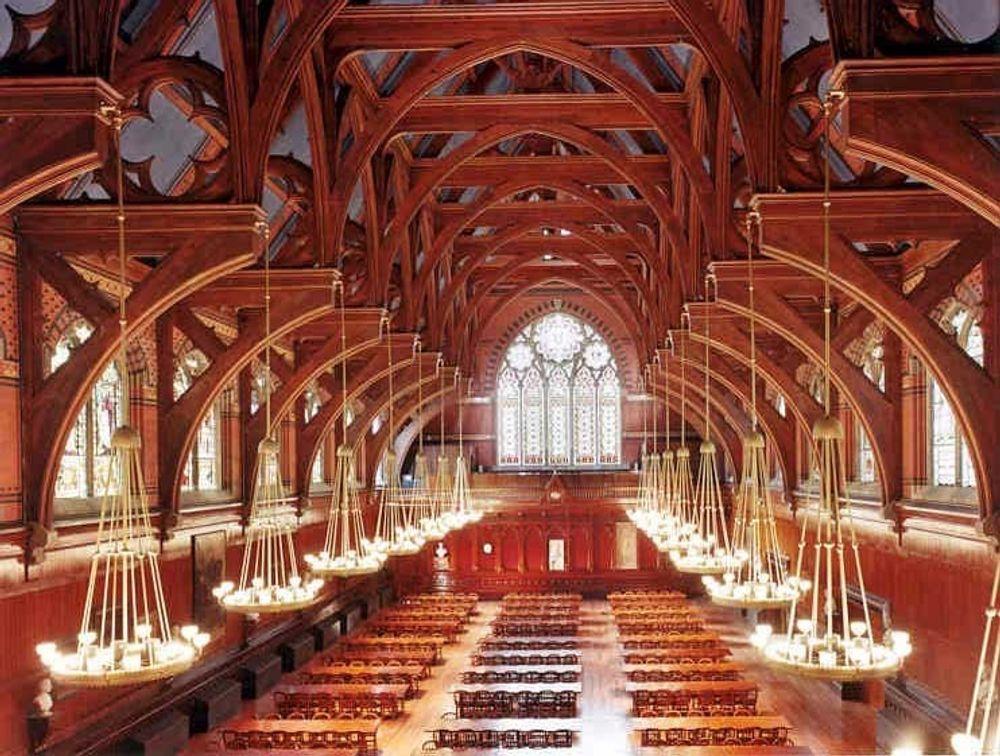 BEST I VERDEN: Annenberg Hall på prestisjeuniversitetet Harvard.