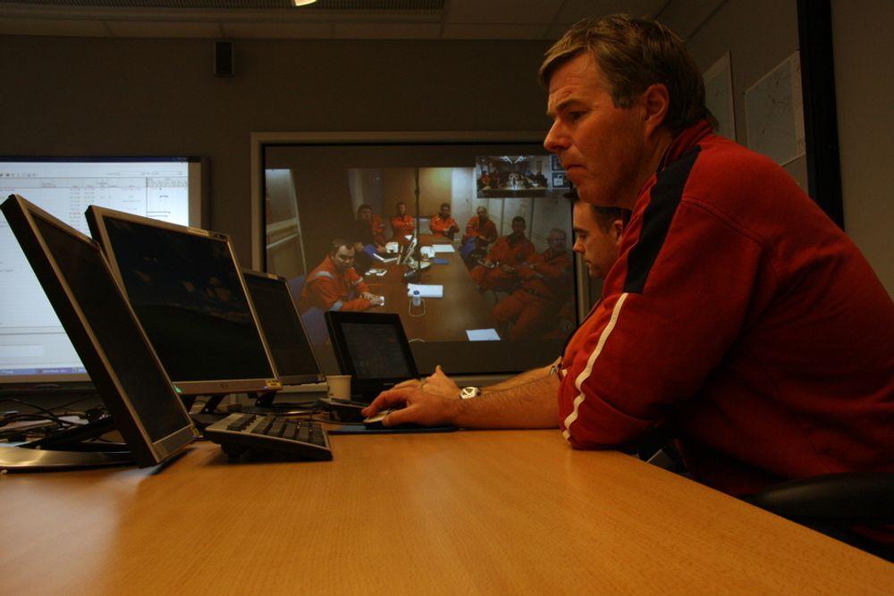 Drifts- og vedlikeholdsleder Per Dybwad har daglige videomøter med mannskapet på Åsgard A-plattformen.