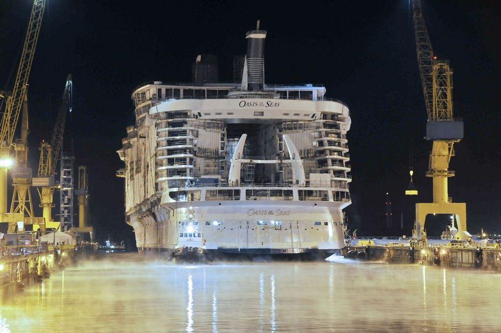 PÅ PLASS: Oasis of the Seas i sitt rette element i november 2008, ett år etter kjøstrekk og ett år før overlevering.i fjor.