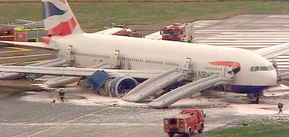 Alle de 149 om bord slapp unna med skrekken da Boeing 777-maskinen fra British Airways landet på gresset før rullebanen på Heathrow i ettermiddag.