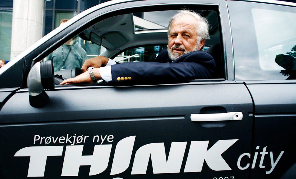 Think-sjef Jan-Olaf Willums har styrket lederlaget med tre internasjonale bilbransjefolk.