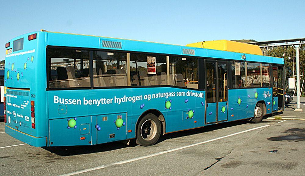 Denne Tide-bussen kjører nå på gassproduktet hytan som er hydrogenanriket naturgass.