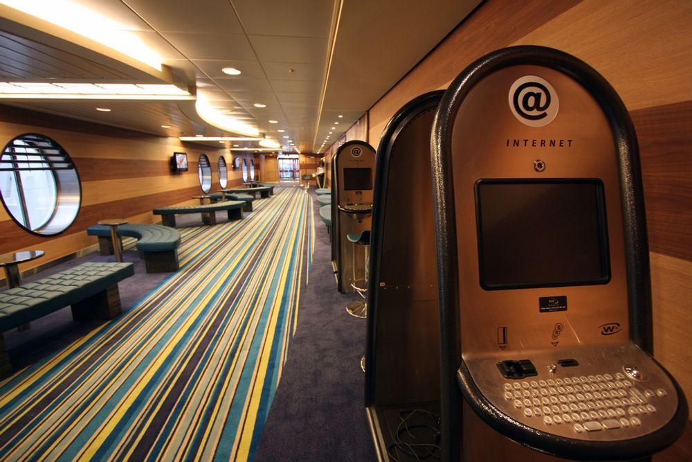 Spilleautomater er byttet ut med internettstasjoner på Color Lines nye skip.