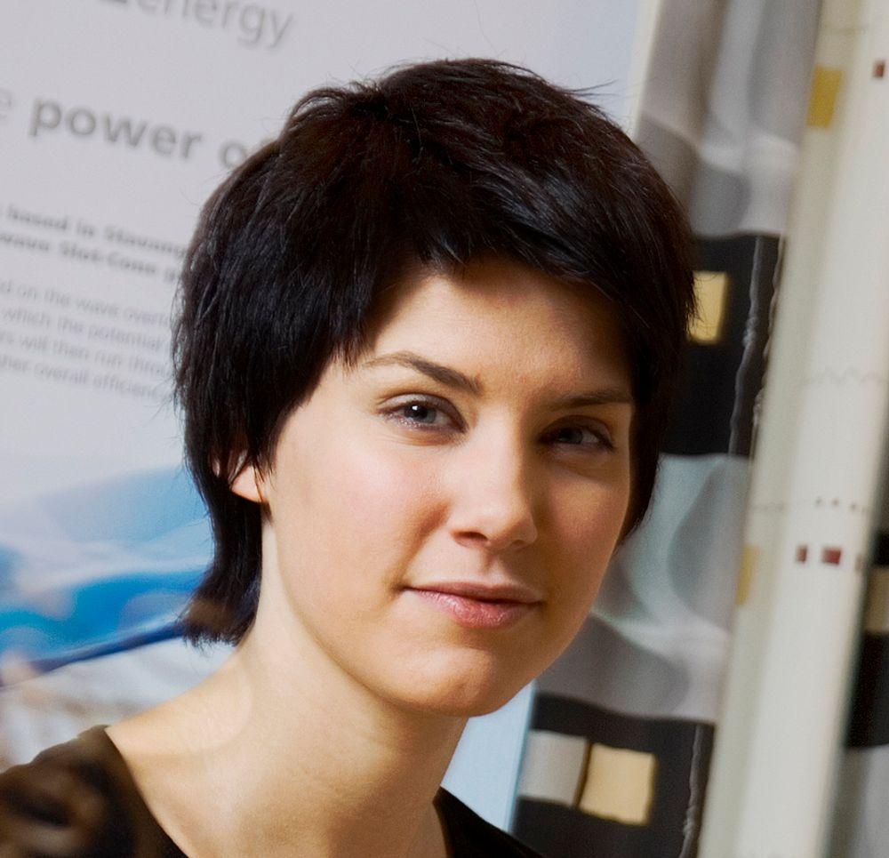 IKKE IT: Monika Bakke (26), administrerende direktør i bølgekraftselskapet Wave Energy, skyr datamaskinene.