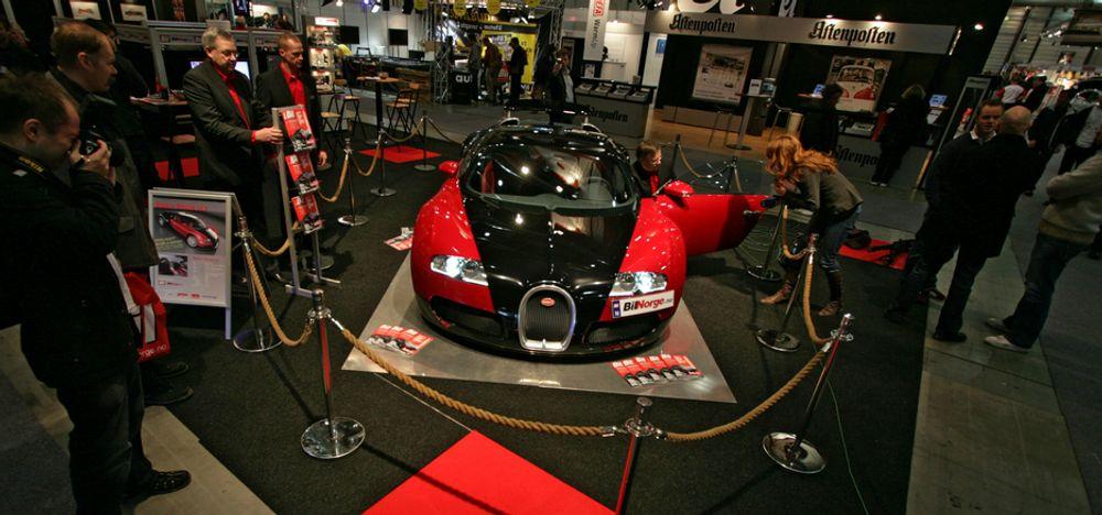 Bugatti Veyron 16.4 fikk utvilsomt mest oppmerksomhet på åpningsdagen til Bil07.