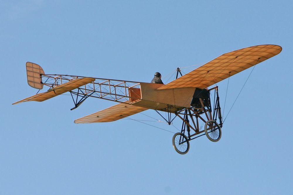 Bleriot XI 1909 fra flygningens barndom.
