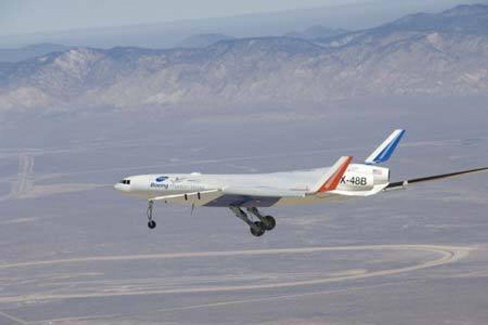 NASA og Boeing testet det nye BWB-flyet i natt.