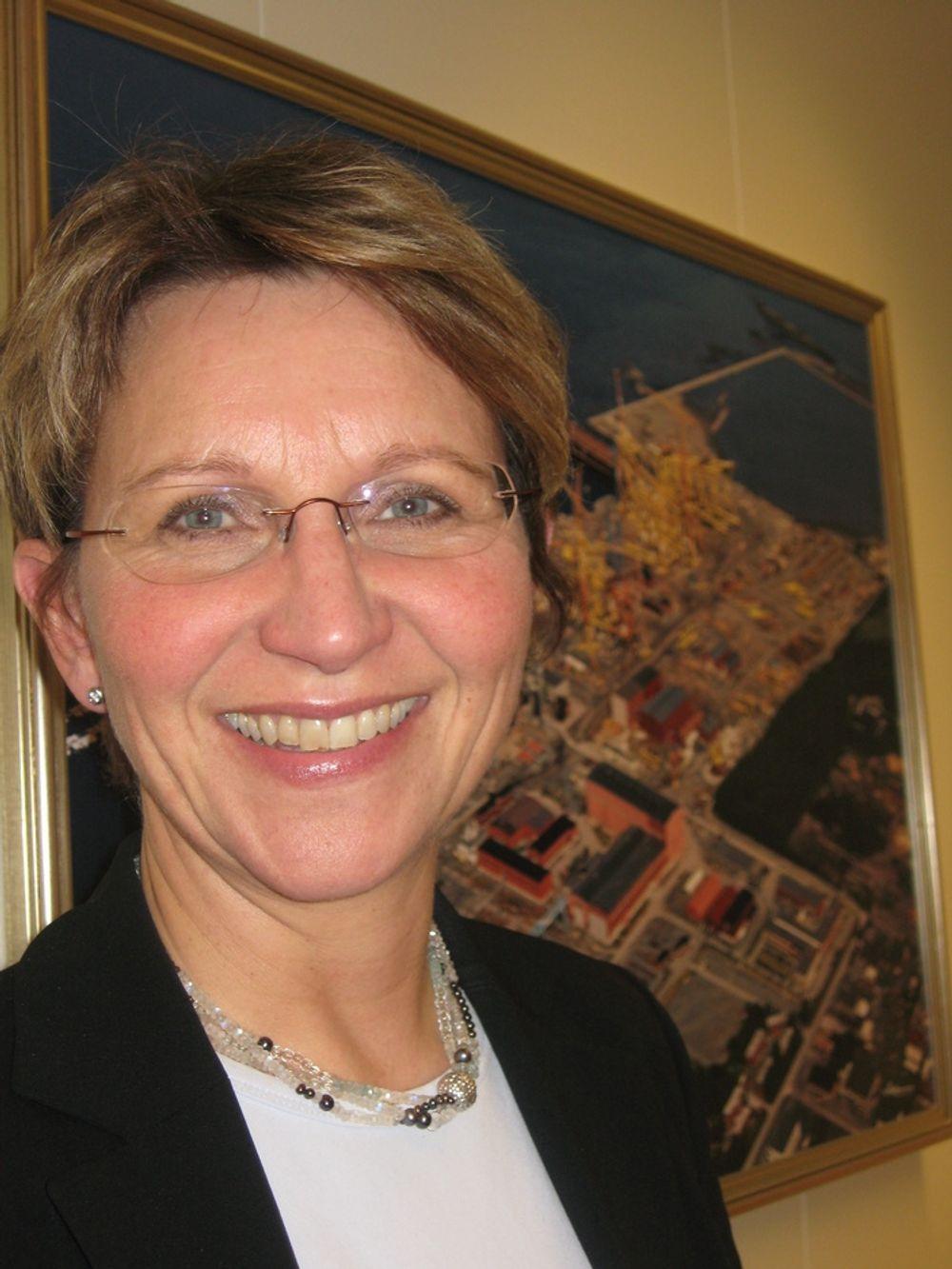 NY DIREKTØR: Nina Udnes Tronstad  tok over direktørroret først i september men har stor tro på markedet for understell til havvindmøller.