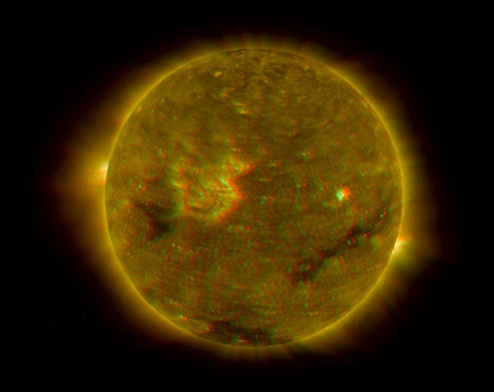 3D: Ved å kombinere alle bølgelengdene, slik dette bildet viser (se med 3D-briller), kan forskerne få ny lærdom om solen og dens prosesser.