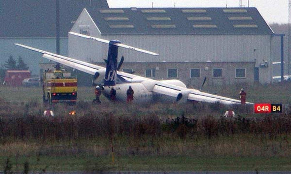 Et SAS-fly av typen Dash 8 Q400 på vei fra Bergen til København måtte nødlande på Kastrup lørdag ettermiddag. Understellet på flyet knakk under nødlandingen.