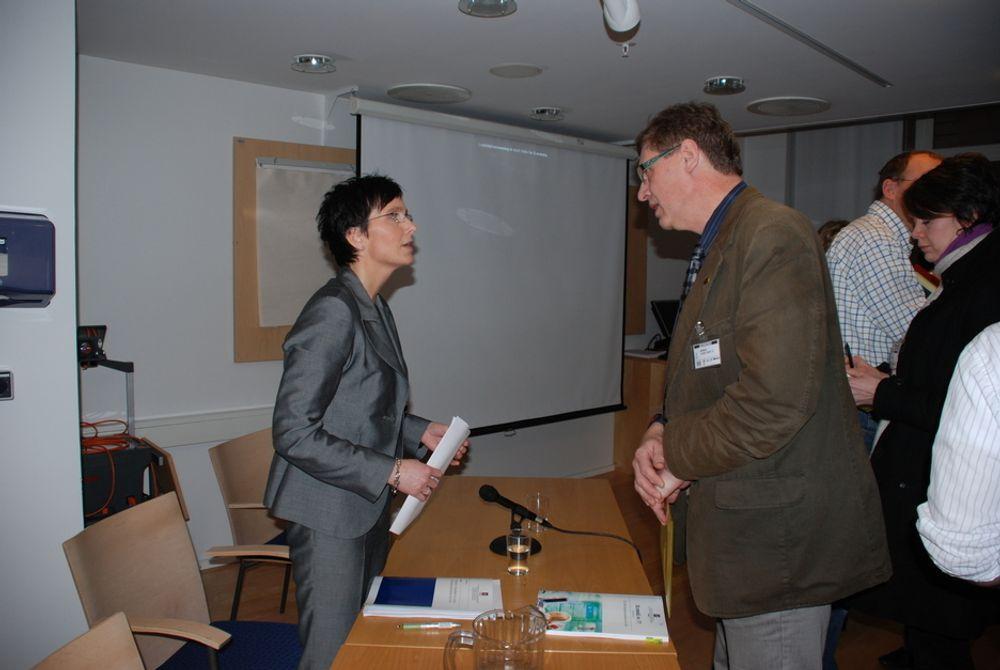 It-sjef Steen Erik Hagland Hansen i Karmøy kommune ber it-minister Heidi Grande Røys overbevise lokalpolitikerne om behovet for ressurser til ikt-sikkerhet.