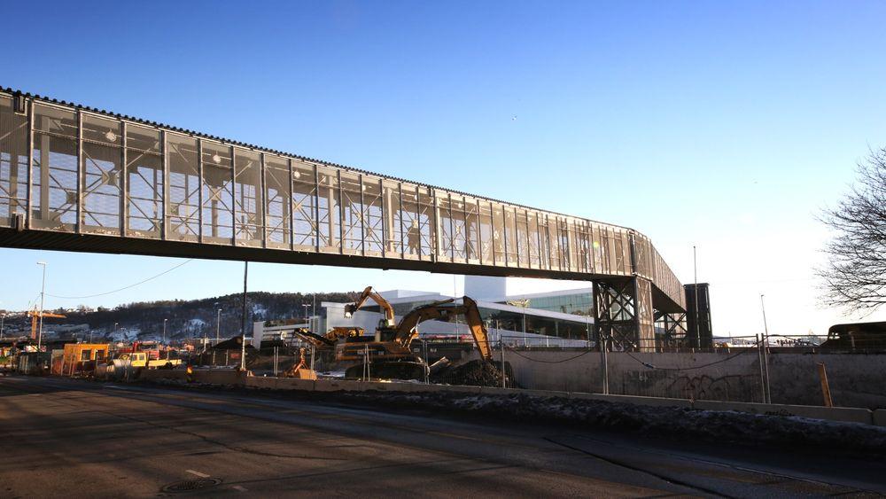Operabroen fra Oslo S til Operaen har fått nytt tilholdssted. Fra september blir den å finne på Rudskogen motorsenter. 