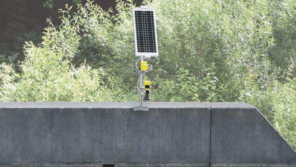 Solcellebasert energiforsyning for fjerntliggende målestasjoner som sender måledata over mobilnettet.