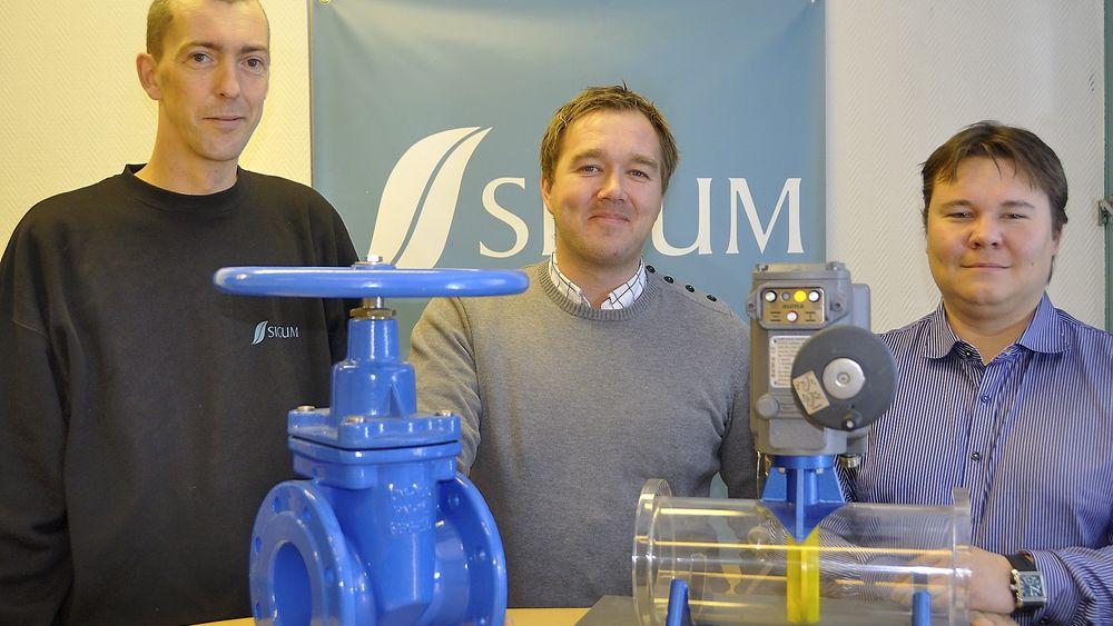 Daniel Venstad (fra venstre) er ny på lageret, og Morten Belsvik og Henrik Sebastian Søyring er nye på salgsavdelingen hos Sigurd Sørum (Sigum).