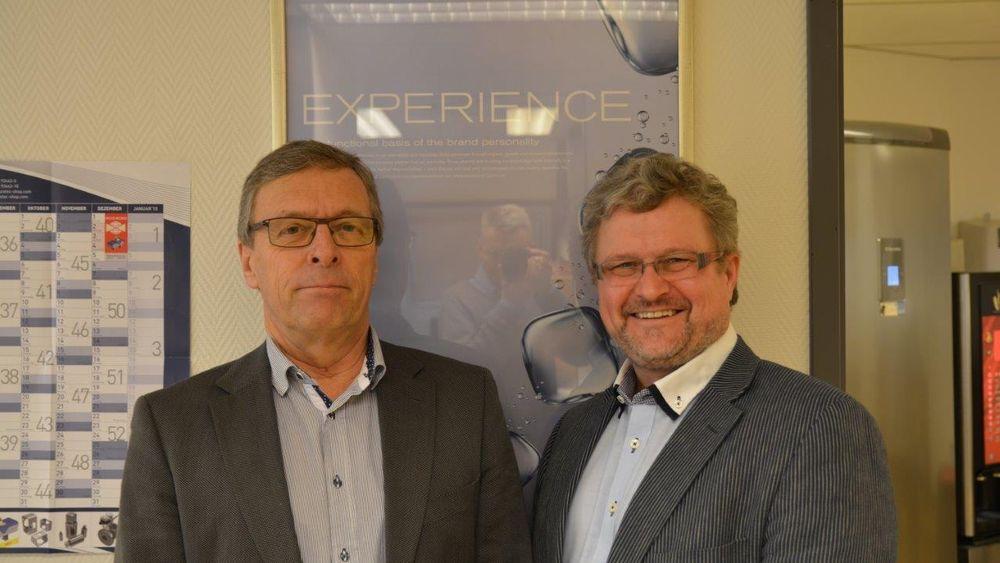 Bygger på erfaring: Rune Herring (t.h.) overtar som daglig leder etter John Ryen (t.v.), som startet det norske datterselskapet i 1978.