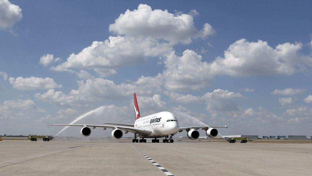 A380-flyet fra Qantas etter landing på Dallas-Fort Worth mandag. 