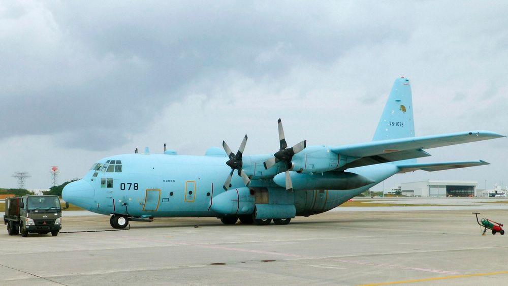 Også Japan sender nå bidrag til søket etter det savnede Malaysia Airlines-flyet. Dette C-130 Hercules transportflyet er på vei sammen med tre P-3 Orion overvåkingsfly. 