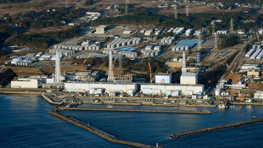 Tre kjølebassenger ved Fukushima-kraftverket er ute av drift etter et strømbrudd. 