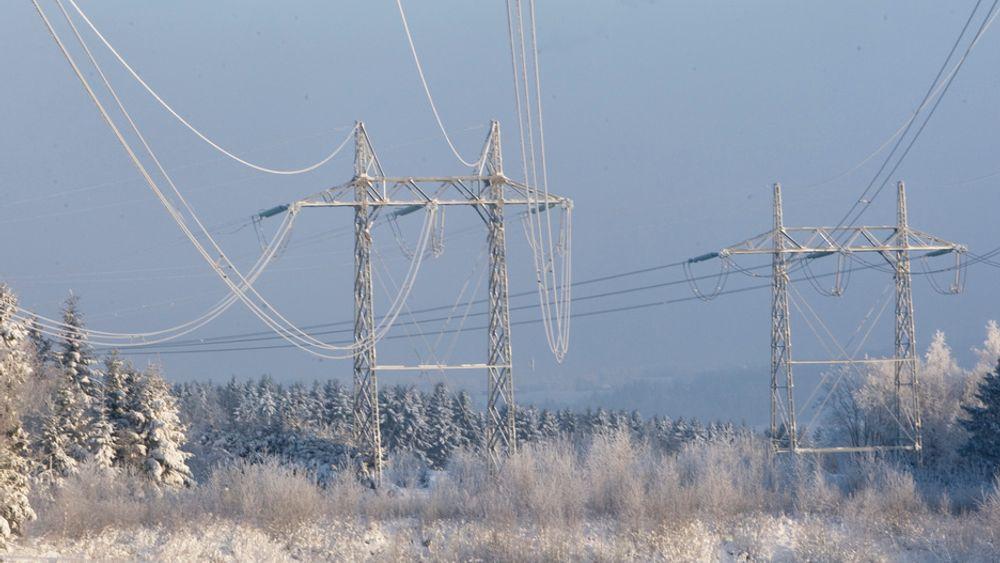 Småkraftverk fryser fast på grunn av kulden, som har satt seg over store deler av landet.