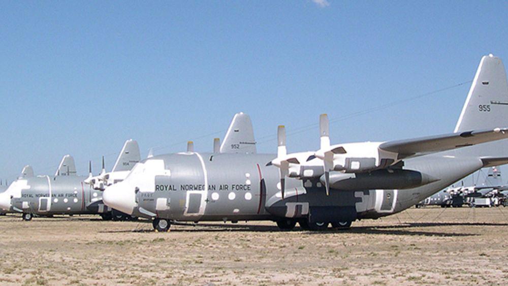 SNART VISNING: Her å¨Aerospace Maintenance and Regeneration Group (AMARG), i Tucson, Arizona, står de fem norske C-130H Herculesene lagret. I uke 38 er det første visningsrunde.