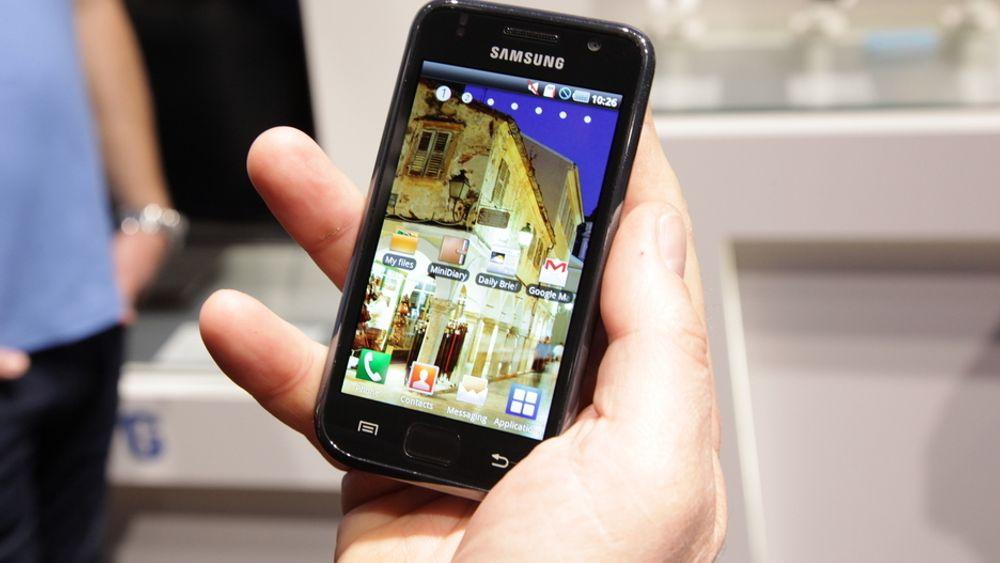 Samsungs flaggskip-telefon Galaxy S får Android 2.2. Og nordmenn er først ut.