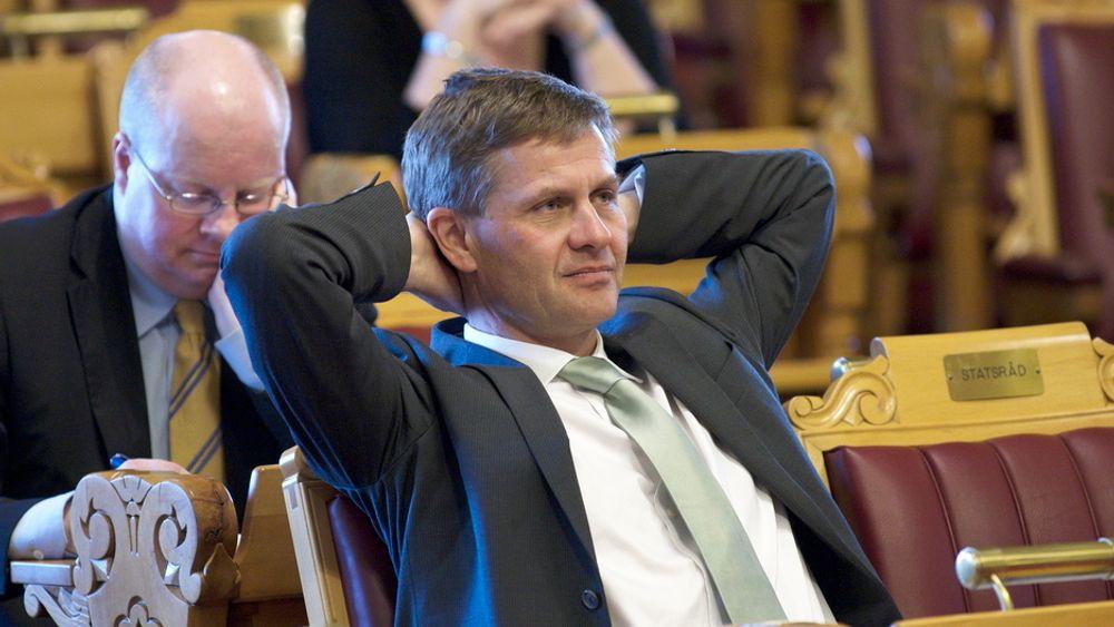 Miljøvernminister Erik Solheim orket rett og slett ikke svare da han ble spurt om biodieselavgiften i Stortinget fredag.