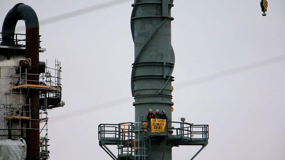 Aksjon: Greenpeace okkuperer Shells oljesandanlegg i Alberta, Canada.