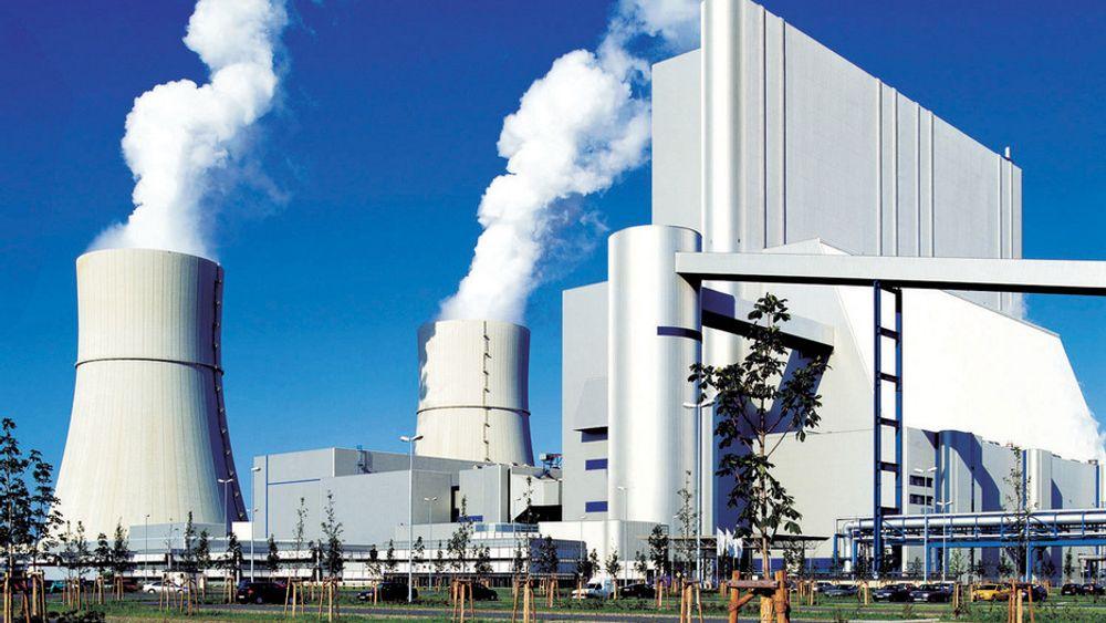 KULLKRAFT: Vattenfalls tyske brunkullsverk Schwarze Pumpe. Nå planlegger konsernet mer kullkraft i Polen. Det erstatter eldre og mer forurensende kullkraftverk, men vil fortsatt gi store utslipp av CO2.