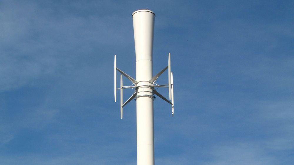 TESTMØLLE: Selskapet Vertical Wind utvikler vertikale vindmøller. Dette er Ericsson Tower Tube, et testprosjekt som kombinerer vindkraft og basestasjoner for mobiltelefoni. Nå skal selskapet bygge fire testmøller på 200 kW hver, med 10 millioner statlige kroner i ryggen.