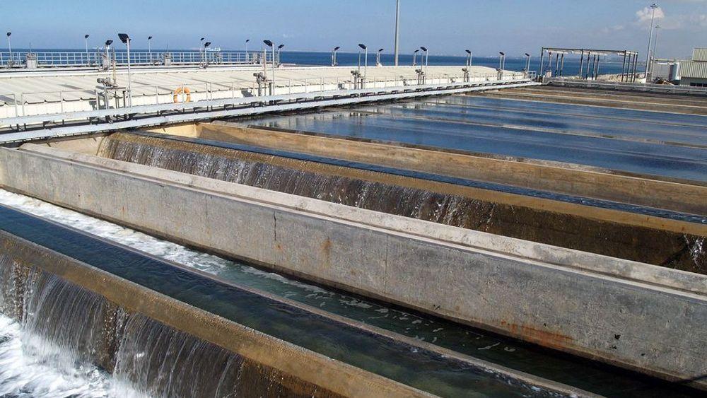 RENT VANN: Omvendt osmose gir Algerie rent drikkevann fra sjøvann. Anlegger er Afrikas største.