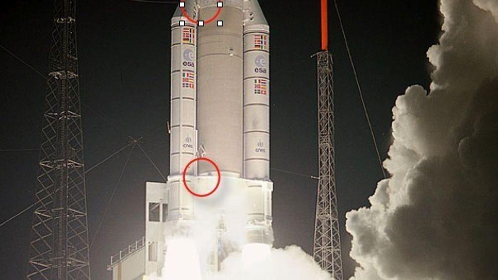 Når ESA skyter opp sine 59 meter høye Ariane 5-raketter nær ekvator i Fransk Guyana, holdes de to store sidemonterte faststoffrakettene på plass av feste- og separasjonsmekanismer fra KDA og med deler fra Prototech.