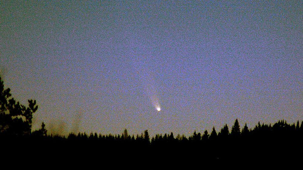 KRAFTIG LYS: Håkon Dahle, Astrofysisk institutt, tok dette bildet av kometen McNaught 5. januar. Siden den gang har kometens lysstyrke økt ytterligere.