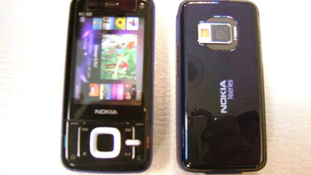 TATT I HEMMLIGHET: Slik ser det første bildet av Nokia N81 som for første gang skal presenteres i dag under pressearrangementet i London.