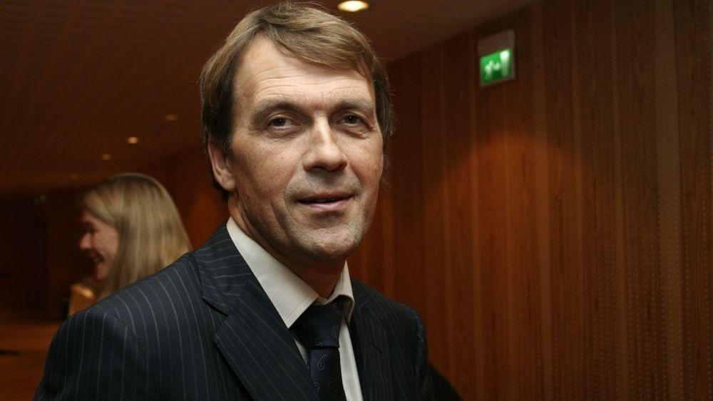 Norske Skogs styreleder Eivind Reiten vil ha staten med på biodieselspleiselag.