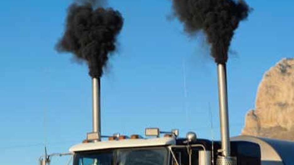 DIESELAVGASS: Det finnes etterhvert mange bevis for at urenset avgass fra dieselmotorer er skadelig for lunger osv.. Nå er det vist at også de ørsmå partiklene som ikke fanges opp selv i partikkelfiltre, kan gi alvorlige lungeskader.