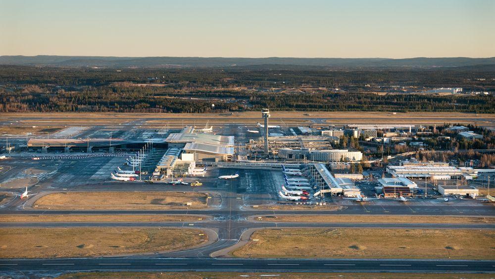 Oslo lufthavn Gardermoen har vært under utbygging i flere år. I tillegg til utbyggingen av terminalen, er det også lagt til rette for utbygging av en tredje rullebane. Bildet er tatt i 2015.