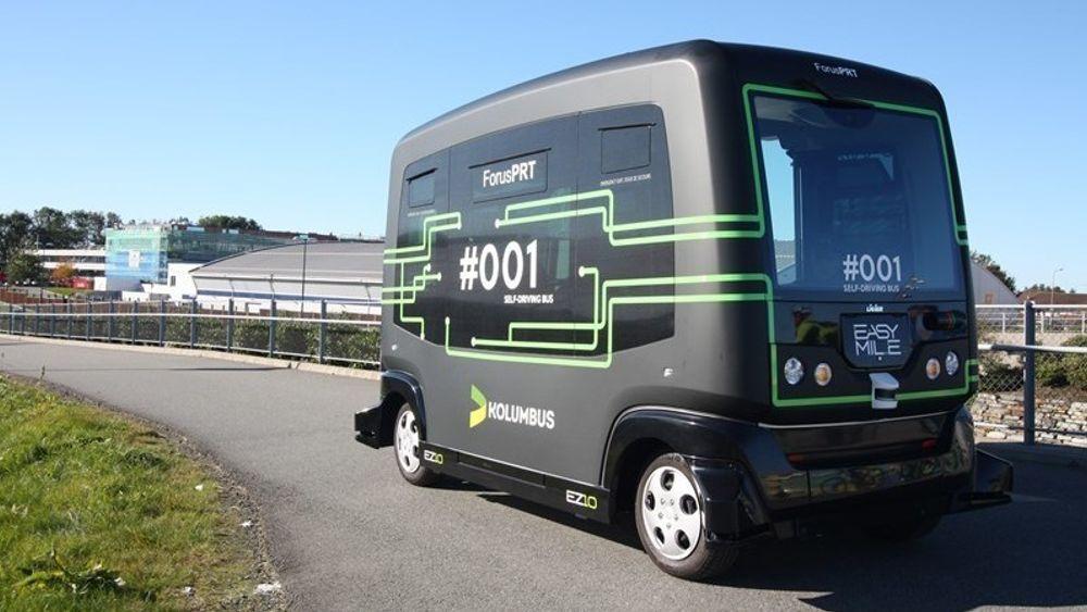De førerløse bussene på Forus i Stavanger er klar for andre fase av testperioden. Men først må Stortinget vedta forslaget om reglement for autonome kjøretøy.