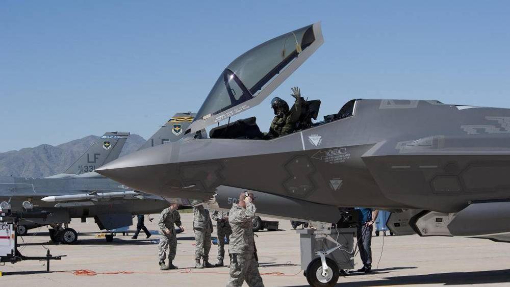 Dette var blant de første av 144 planlagte F-35-fly på Luke Air Force Base som kom dit i 2013.