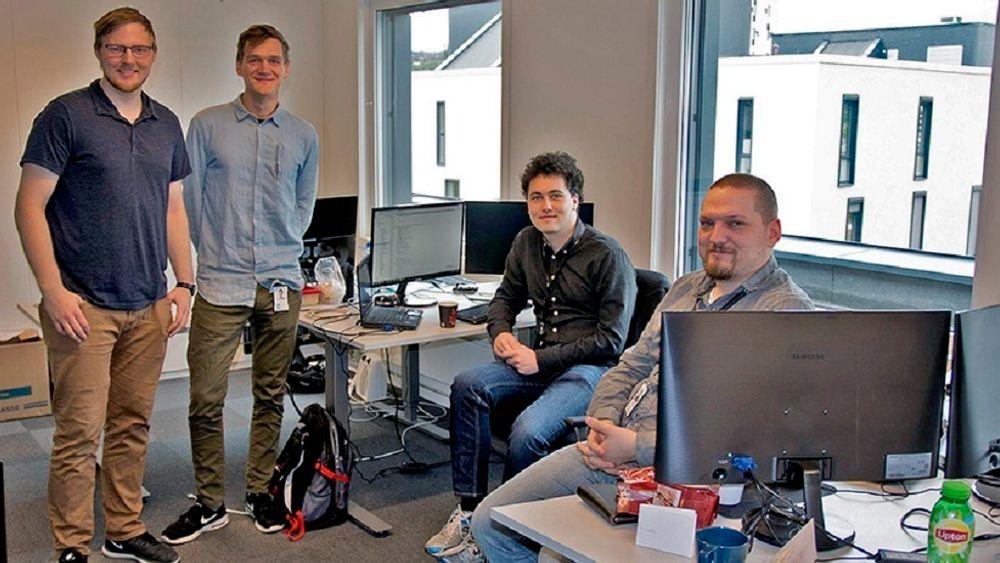 Øyvind Aarø, Dag Drejer, Andreas Risvaag og Kim Erling Rasmussen i Sensero, som får støtte til maskinlæring for å visualisere flyten av energi i strømnettet. Målet er å forstå hvor energi går tapt.