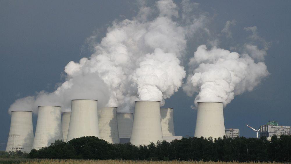 Det er ikke bra for klimaet å bygge nye kjernekraftverk når pengene kan benyttes mye raskere til grønn strøm hvis de brukes på vindenergi, hevder forsker.