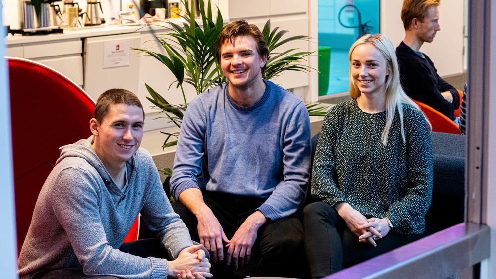 F.v.: Teknisk sjef Marcus Engebretsen, innovasjonsleder Stefan Borg og daglig leder Cathrine Heuch i Nordic Brain Tech.