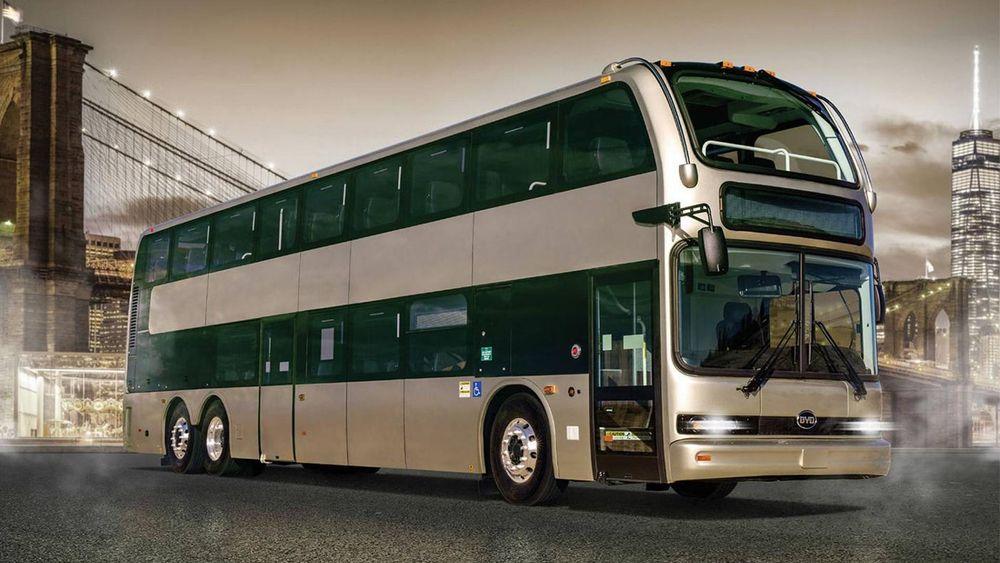 Den elektriske bussen måler 13,7 meter i lengde, har plass til 77 personer og takler opptil 370 kilometer på en lading.