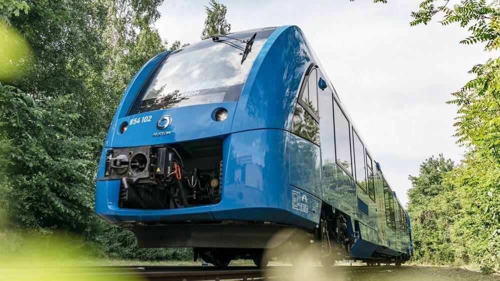 Frankrikes statlige jernbaneselskap SNCF har bestilt tolv hydrogentog fra franske Alstom.